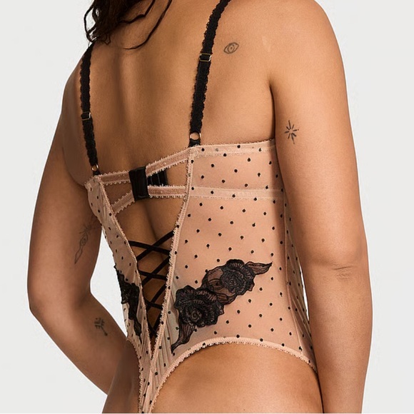 Victoria Secret  VERY SEXY
Sheer Rose Dot Unlined Balconette Teddy - Picture 4 of 4